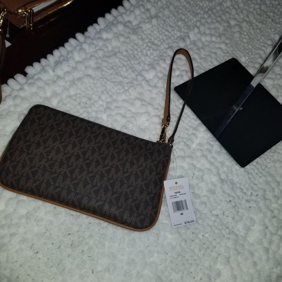 Brown Michael Kors wallet. - Picture 3 of 5